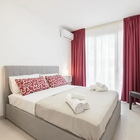 Elena - Two Luxury Suites, Garden & Fast Wi-fi Near The Sea * Santa Maria al Bagno