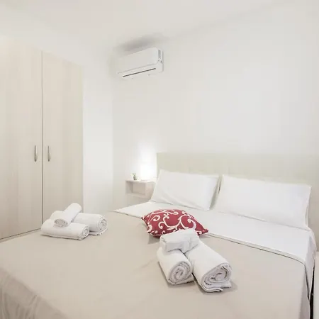 Appartement Elena - Two Luxury Suites, Garden & Fast Wi-fi Near The Sea *