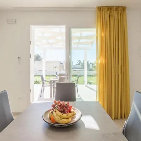 Elena - Two Luxury Suites, Garden & Fast Wi-fi Near The Sea Appartement *
