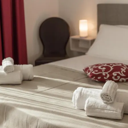 Elena - Two Luxury Suites, Garden & Fast Wi-fi Near The Sea Appartement Santa Maria al Bagno