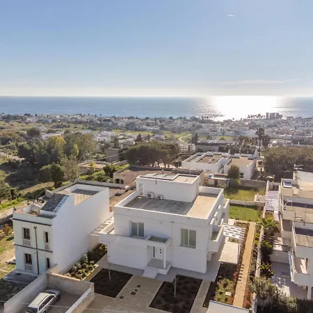 Elena - Two Luxury Suites, Garden & Fast Wi-fi Near The Sea Appartement Santa Maria al Bagno