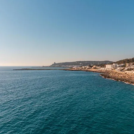 Elena - Two Luxury Suites, Garden & Fast Wi-fi Near The Sea Santa Maria al Bagno