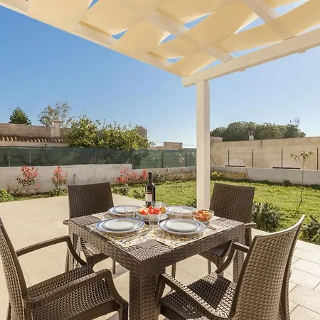 Elena - Two Luxury Suites, Garden & Fast Wi-fi Near The Sea