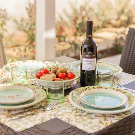 Elena - Two Luxury Suites, Garden & Fast Wi-fi Near The Sea Appartement Santa Maria al Bagno