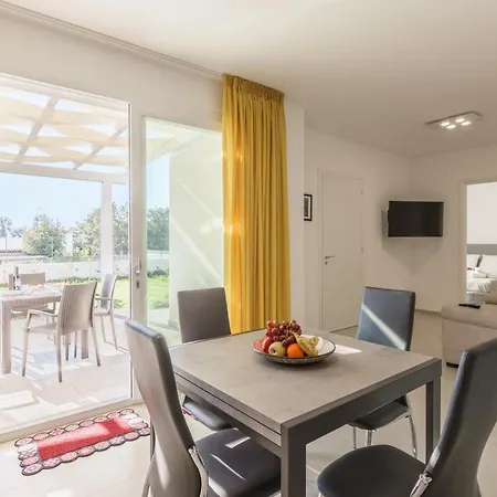 Elena - Two Luxury Suites, Garden & Fast Wi-fi Near The Sea Appartement Santa Maria al Bagno