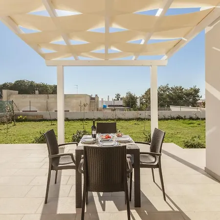 Elena - Two Luxury Suites, Garden & Fast Wi-fi Near The Sea * Santa Maria al Bagno