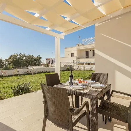 Elena - Two Luxury Suites, Garden & Fast Wi-fi Near The Sea Appartement *